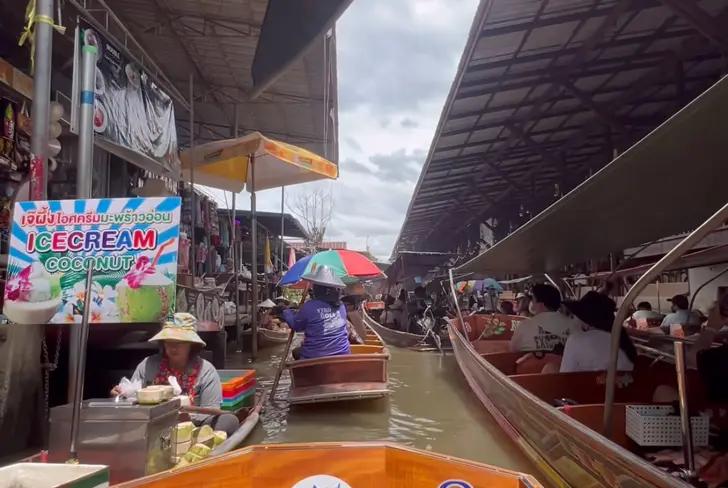 Edson Álvarez en Tailandia