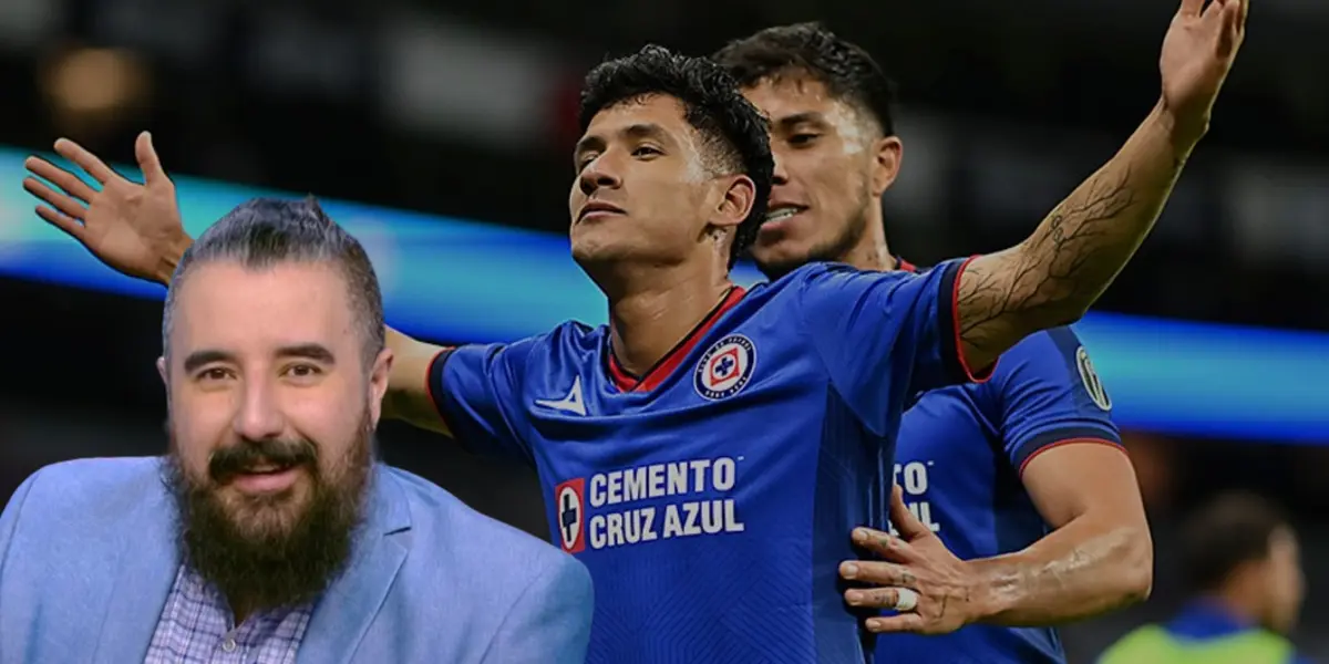 Álvaro Morales junto a jugadores de Cruz Azul / FOTO X