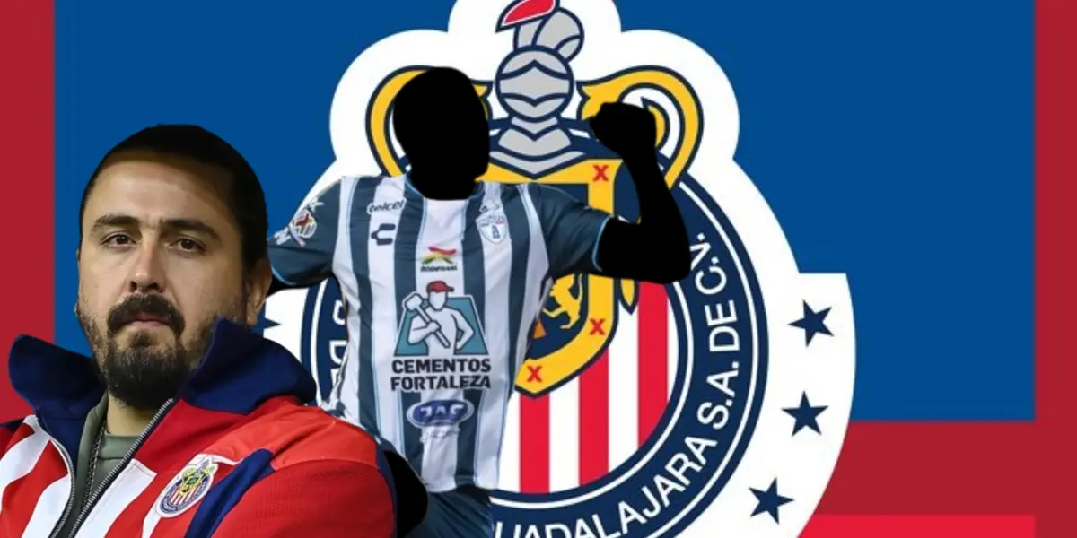Amaury Vergara junto a futbolista incógnito del Pachuca / FOTO POSTA DEPORTES