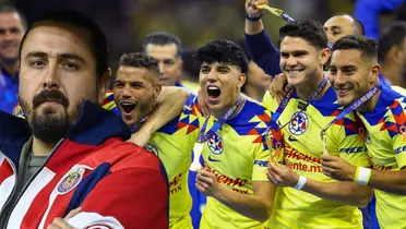 Amaury Vergara junto a jugadores del América / FOTO Fútbol Total