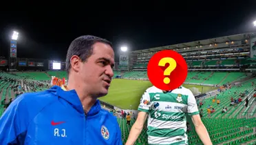 André Jardine y jugador de Santos Laguna con el rostro tapado/Foto Mediotiempo.