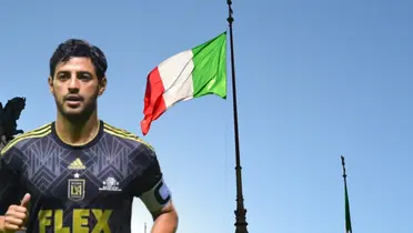 Carlos Vela junto a la bandera de Italia / FOTO ITALIANI