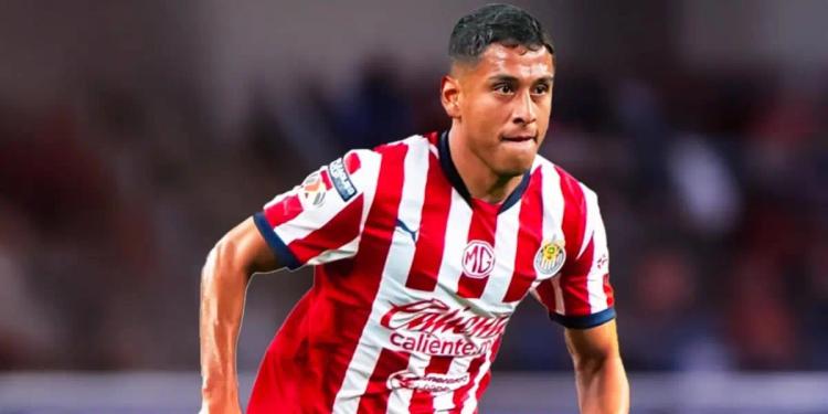 La razón por la que Luis Romo no jugó ante Querétaro, aunque pudo cambiar la cara de Chivas