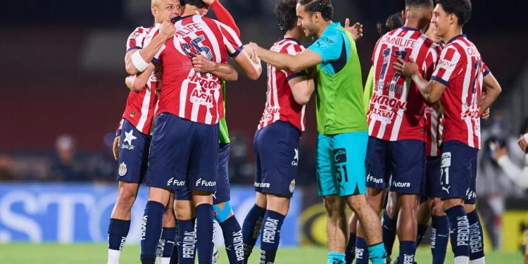 Ya se fue Óscar García de Chivas y se acordó de jugar, brilló ante Pumas