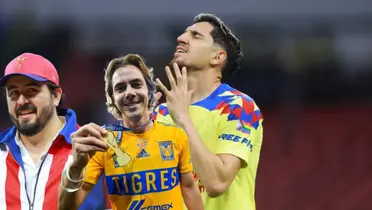 Chivas y Sebastián Córdova junto a Diego Valdés / FOTO Fútbol Total