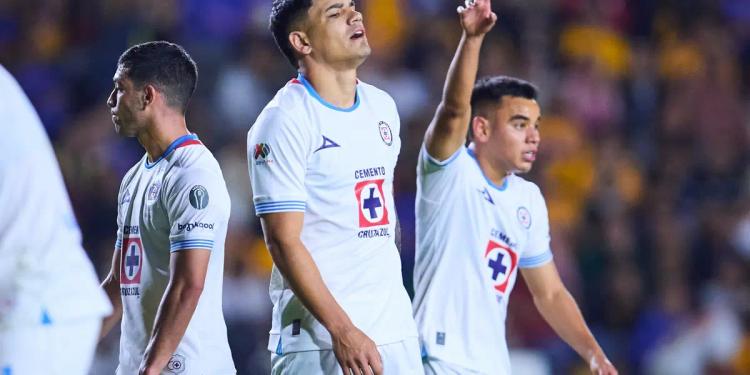 Pensaron que la iba a romper en Cruz Azul, pero pasó desapercibido contra Tigres, Vicente Sánchez preocupado