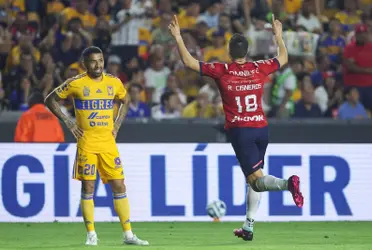 El ariete rojiblanco participó en los goles con los que Guadalajara se llevó los tres puntos del ‘Volcán’