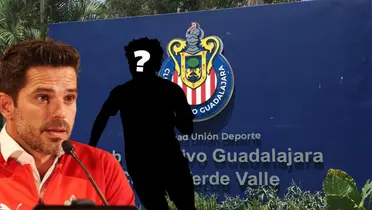 Fernando Gago junto a jugador incógnito de Chivas / FOTO GETTY IMAGES