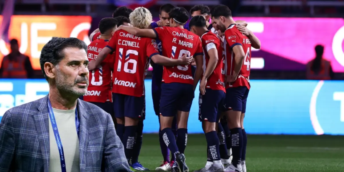 Fernando Hierro junto a jugadores de Chivas / FOTO X