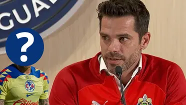 Gago en confe de prensa con Chivas. Foto: Récord