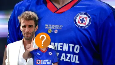 Iván Alonso y futbolista con el rostro tapado/ Foto El Universal.