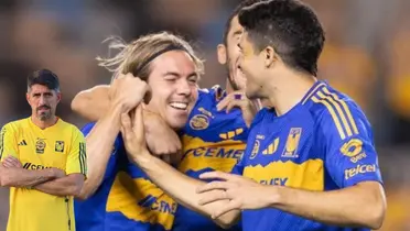 Jugadores de Tigres vs Puebla, celebrando gol. Foto: Récord