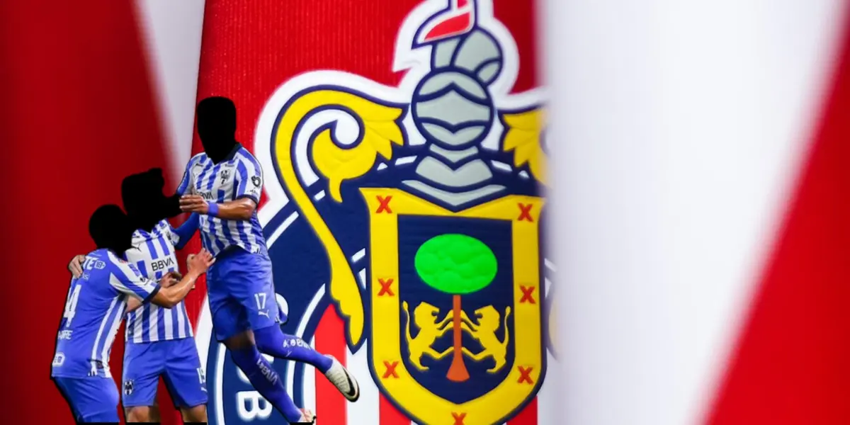Jugadores incógnitos de Rayados junto al escudo de Chivas / FOTO X