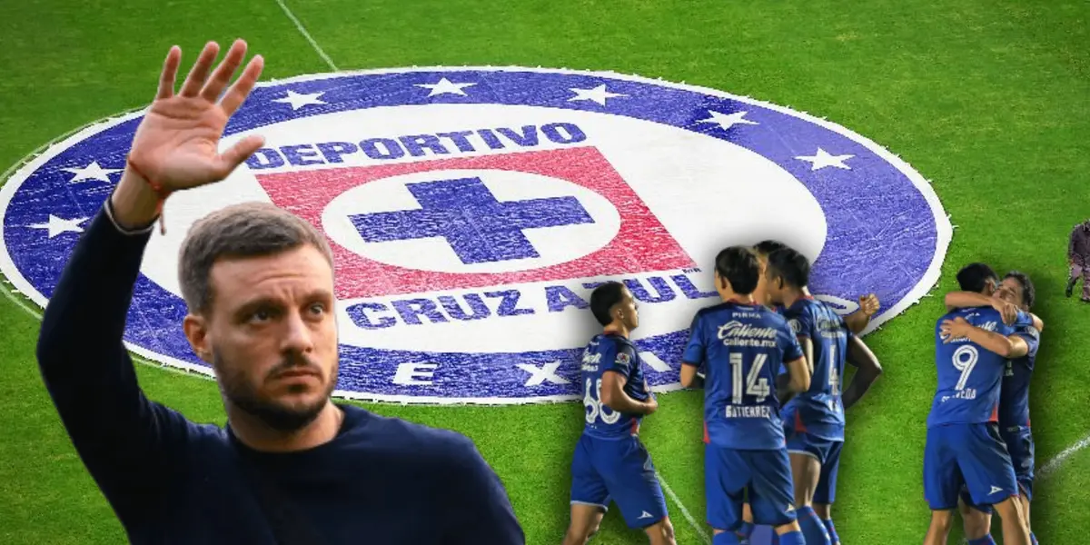 Martín Anselmi con la mano arriba y jugadores de Cruz Azul/ Foto Fútbol Total.