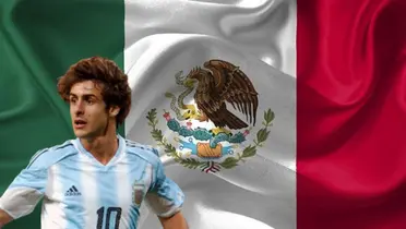 Pablo Aimar junto a la bandera de México / FOTO YOUTUBE
