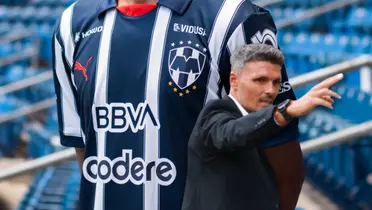 Playera de Monterrey y Fernando Ortiz/ Foto Rayados.