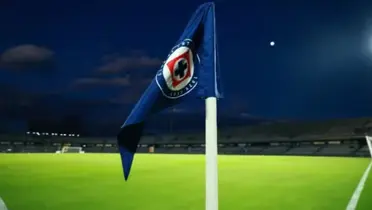 Banderín de Cruz Azul en CU. Foto: Récord