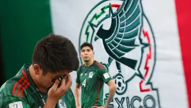 Aficionado mexicano llorando y Edson Álvarez con manos en la cintura/Foto Antena 2.