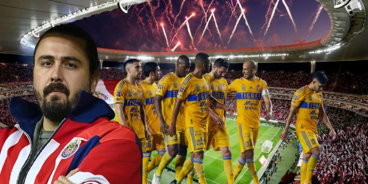 Amaury Vergara junto a futbolistas de Tigres / FOTO FÚTBOL TOTAL