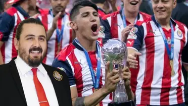 Amaury Vergara junto a jugadores de Chivas campeones del 2017 / FOTO MARCA