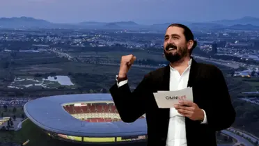 Amaury Vergara riendo y Estadio Akron de fondo/ Foto Telediario.