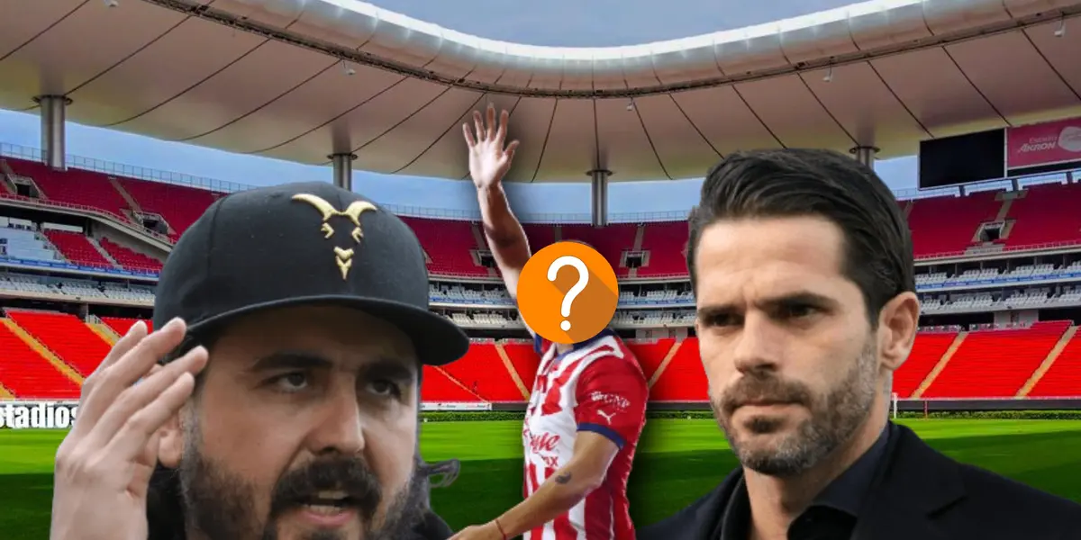 Amaury Vergara y Fernando Gago, a su lado futbolista con el rostro tapado/ Foto Estadios de México.