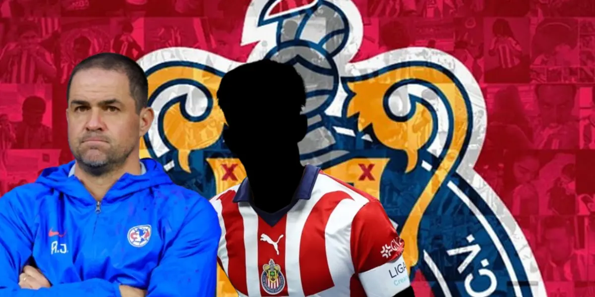 André Jardine junto a futbolista incógnito de Chivas / FOTO ENFOQUE NOTICIAS