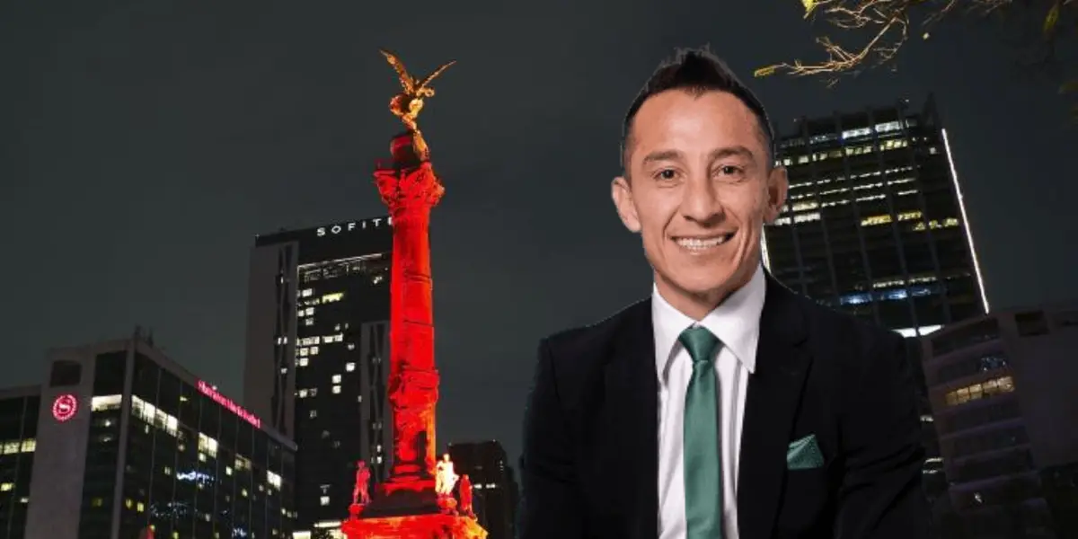 Andrés Guardado de traje en el Ángel de la Independencia/Foto Spanish.news