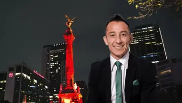 Andrés Guardado de traje en el Ángel de la Independencia/Foto Spanish.news