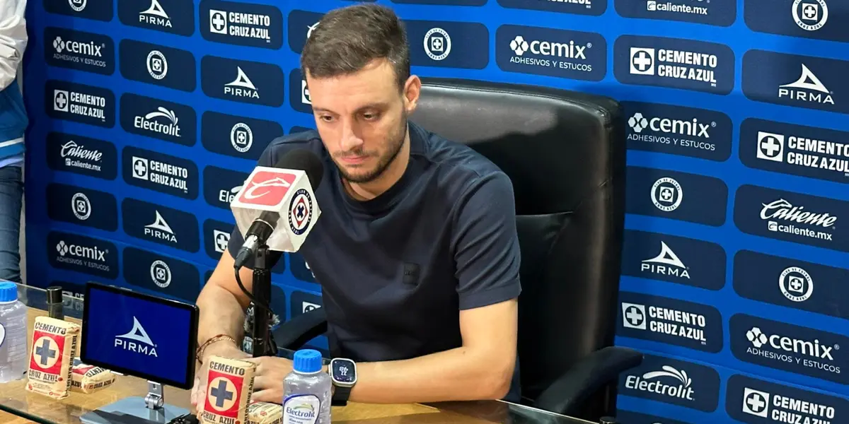 Anselmi en confe de prensa. Foto: León Lecanda