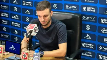 Anselmi en confe de prensa. Foto: León Lecanda