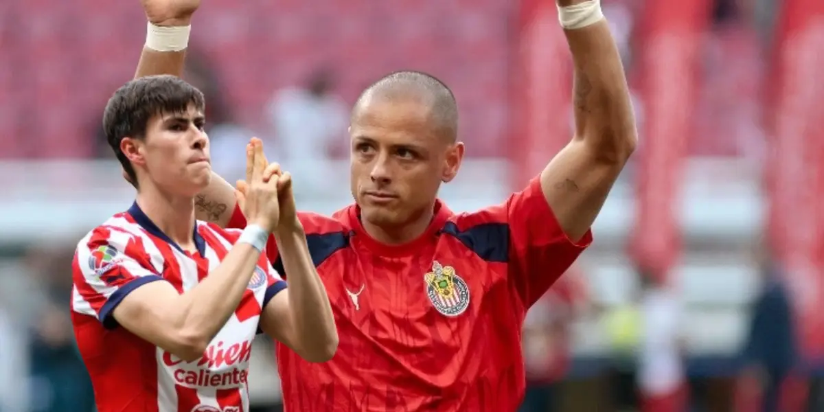 Armando González junto a Javier Hernández / FOTO X