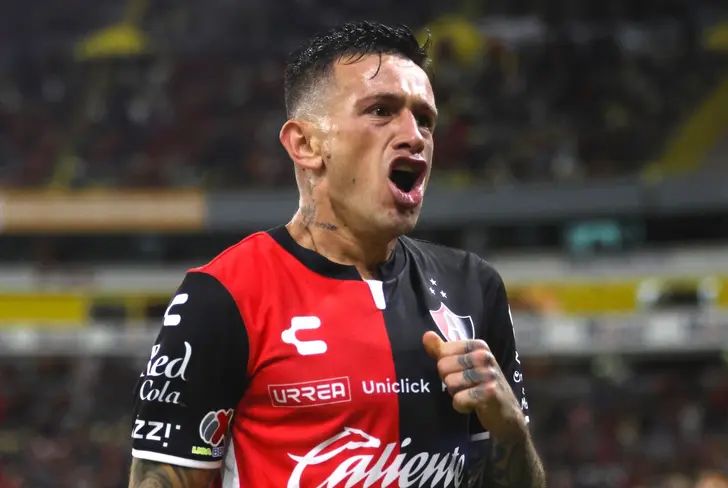 Brian Lozano festejando un gol con el Atlas / FOTO MILENIO