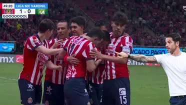 Captura de Chivas de jugadores celebrando el gol