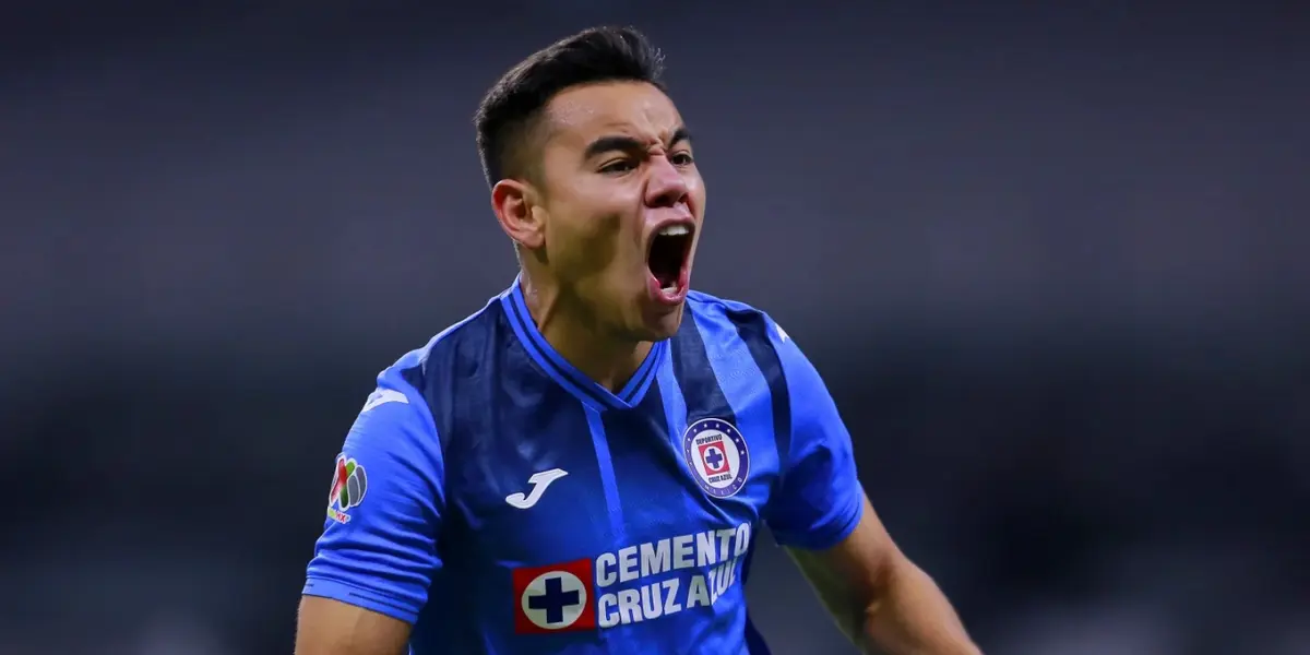 Carlos Rodríguez con el jersey de Cruz Azul / FOTO GETTY IMAGES