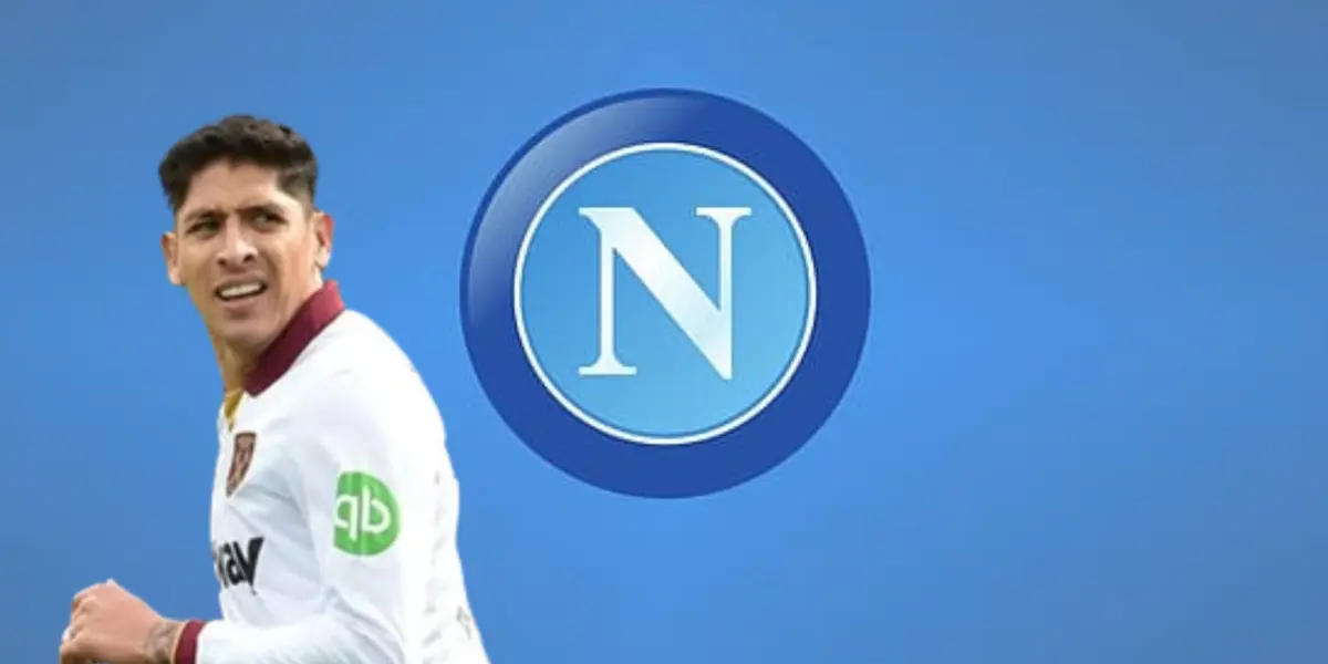 Edson Álvarez junto al escudo del Napoli / FOTO RÉCORD