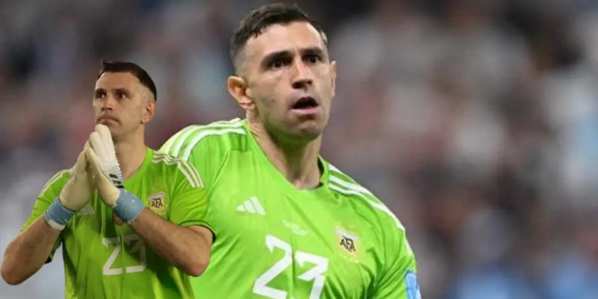 Emiliano Martínez con el jersey de la Selección de Argentina / FOTO AFP