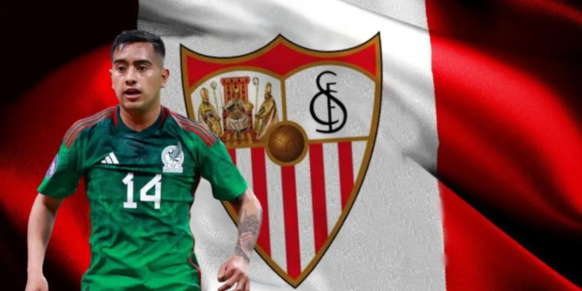 Erick Sánchez junto al escudo del Sevilla FC / FOTO MEXSPORT