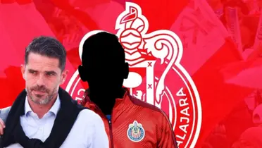 Fernando Gago junto a futbolista incógnito de Chivas / FOTO X