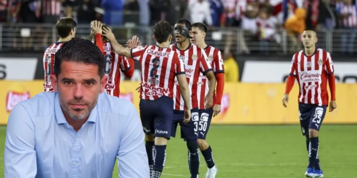 Fernando Gago junto a futbolistas de Chivas / FOTO X