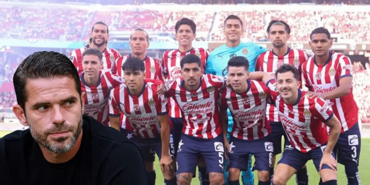 Fernando Gago junto a los jugadores de Chivas / FOTO X