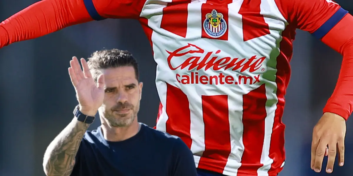 Fernando Gago saludando y futbolista de Chivas/Foto TUDN.