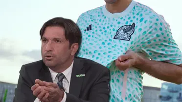 Francisco Fonseca y playera de selección mexicana/Foto Adidas.