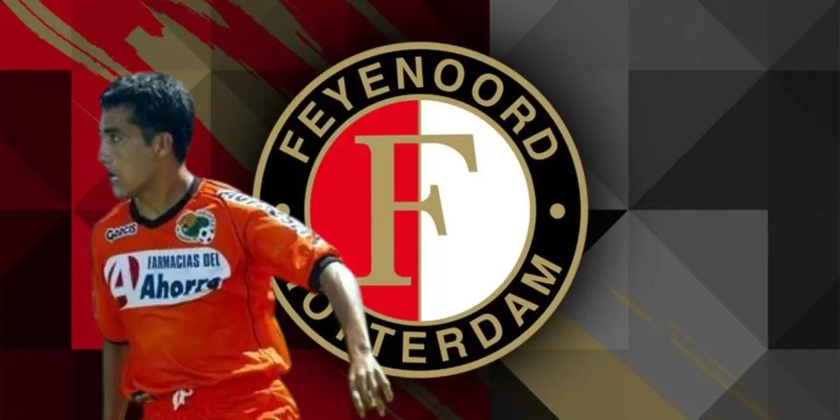 Gilberto Mora Olayo junto al escudo del Feyenoord / FOTO EL NORTE