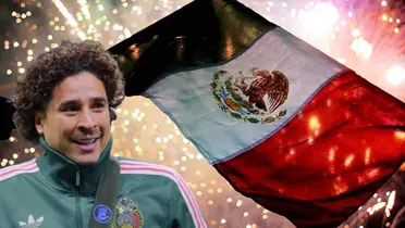 Guillermo Ochoa junto a la bandera mexicana / FOTO VIAJABONITO