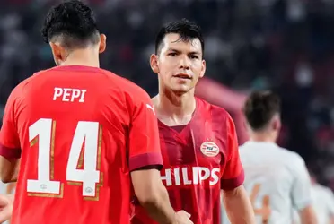 Hirving Lozano vivió sus primeros minutos con el PSV en el partido ante 