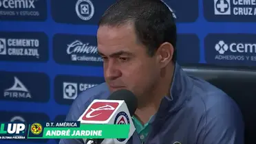 Jardine en confe de prensa, captura tomada de Fox Sports