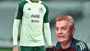 Javier Aguirre haciendo muecas y jugador nacional/Foto Fútbol Total.