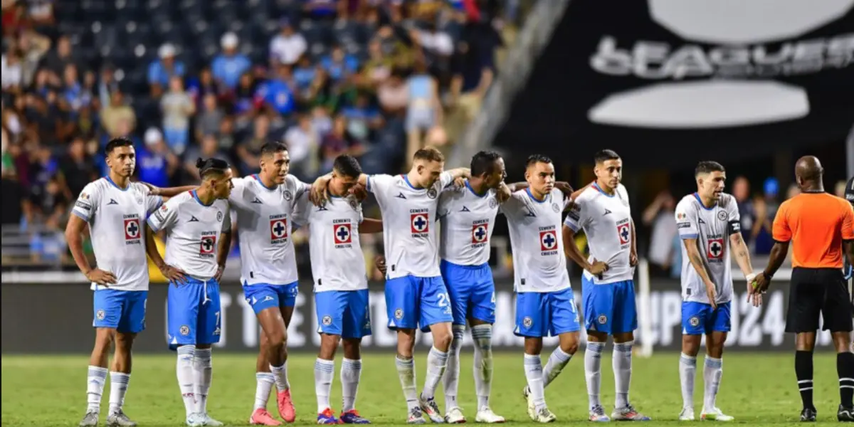 Jugadores de Cruz Azul en partido. Foto: TV Azteca