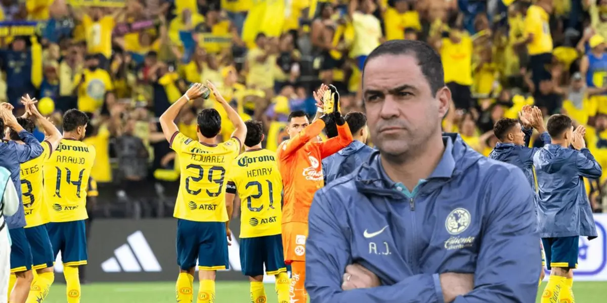 Jugadores del América aplaudiendo y André Jardine de brazos cruzados/ Foto Águilas Monumental.